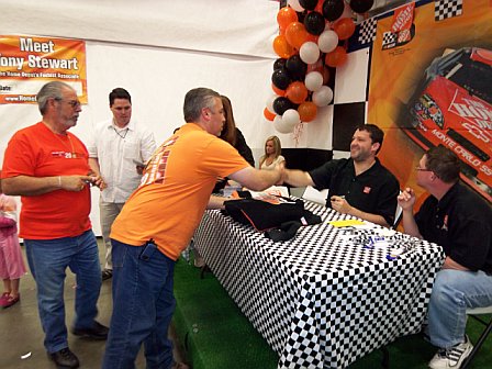 Bob meets Tony Stewart, #20 NASCAR driver